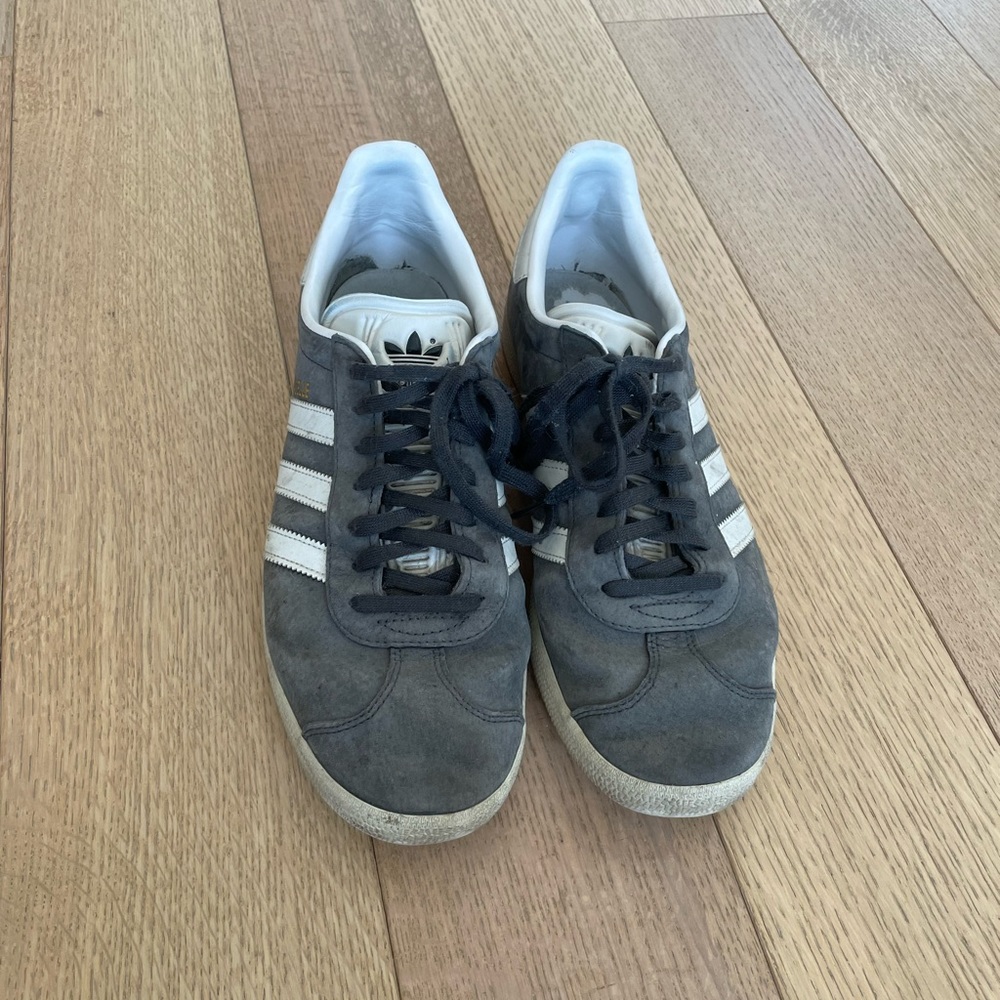 Adidas Gazelle Men’s US Size 9.5, Grey and White